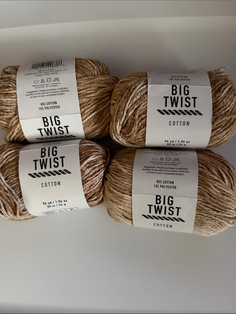 Big Twist
Size:1.94 oz ea
Color:Sahara Splash
Lot of 4